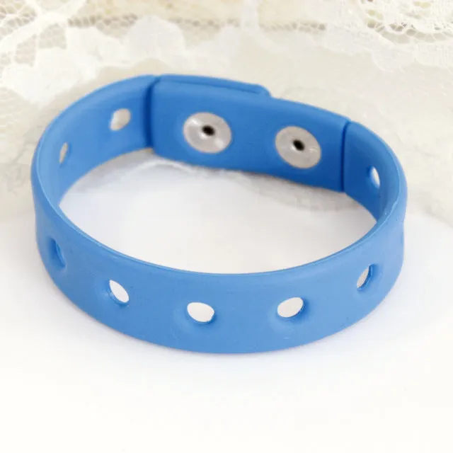 1PCS Random Color Silicone Bracelet Wristbands 19.5CM With Shoe Croc Buckle PVC Shoe Accessories Shoes charms Kid birthday Gifts