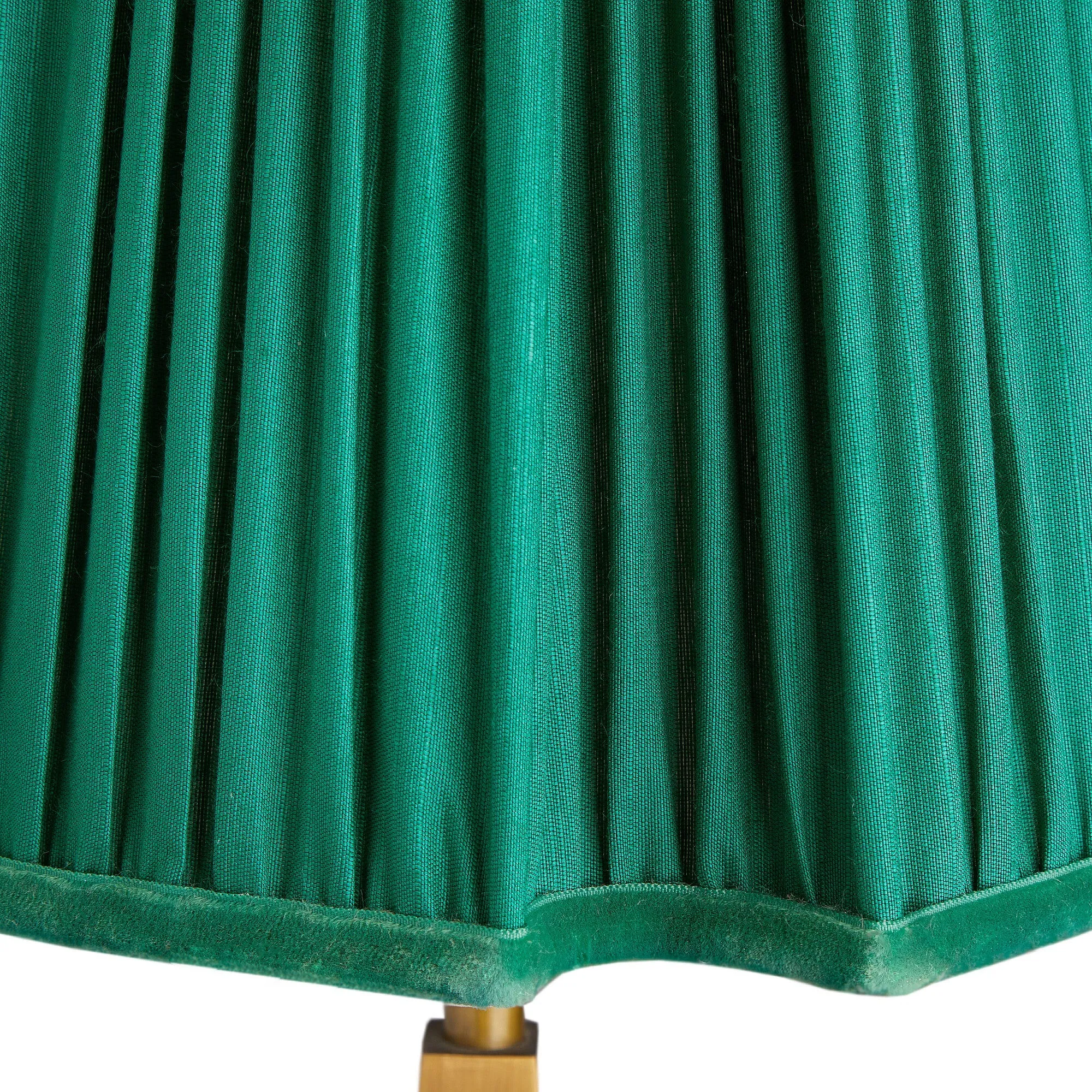 25cm fluted fancy shade in emerald silk with velvet tape