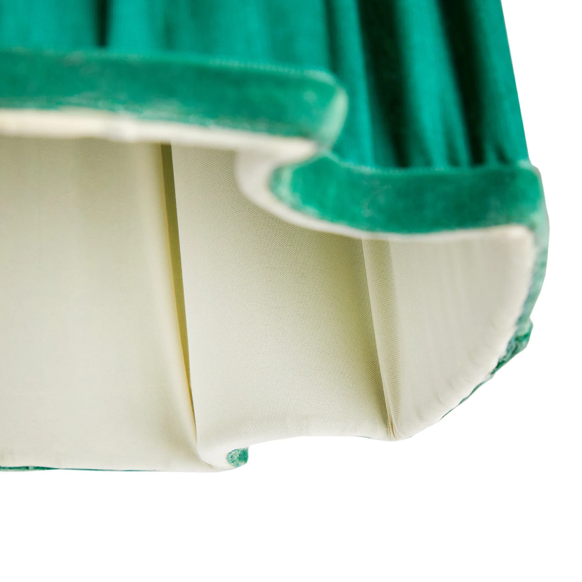 25cm fluted fancy shade in emerald silk with velvet tape