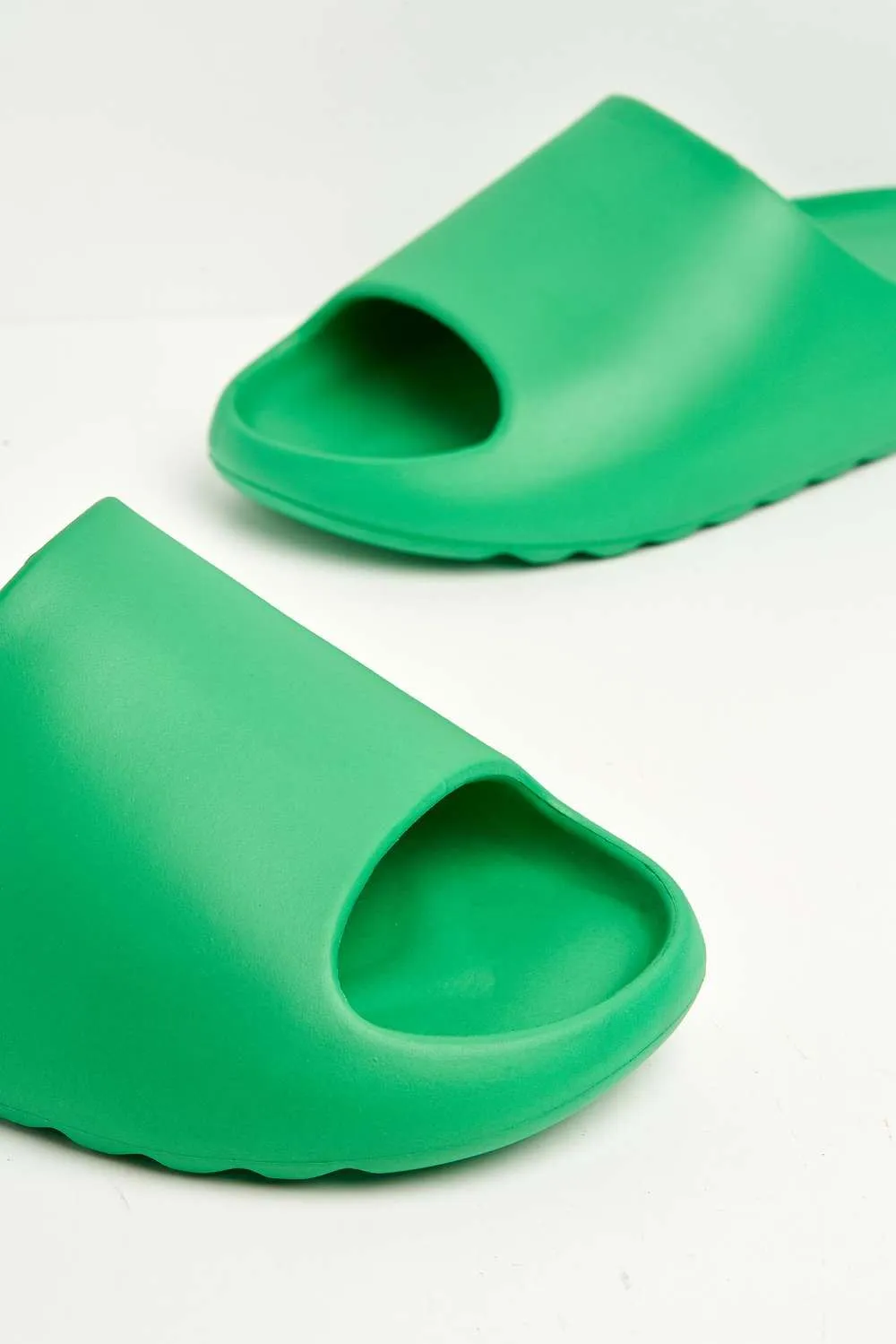 Aneeta Rubber Slider in Green