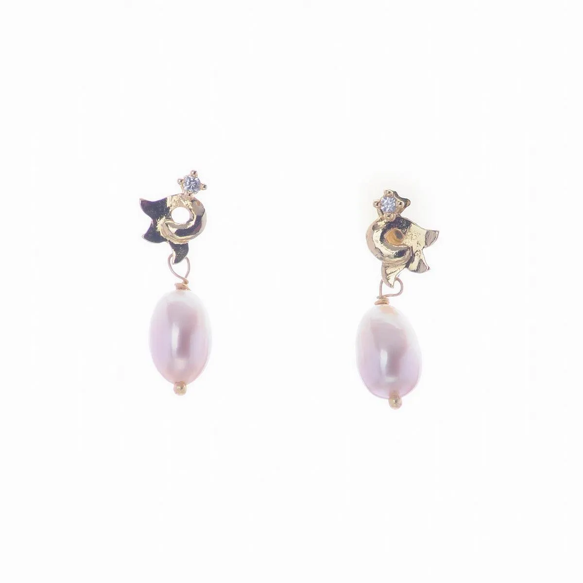 Elegant Stone Studded Pearl Earring