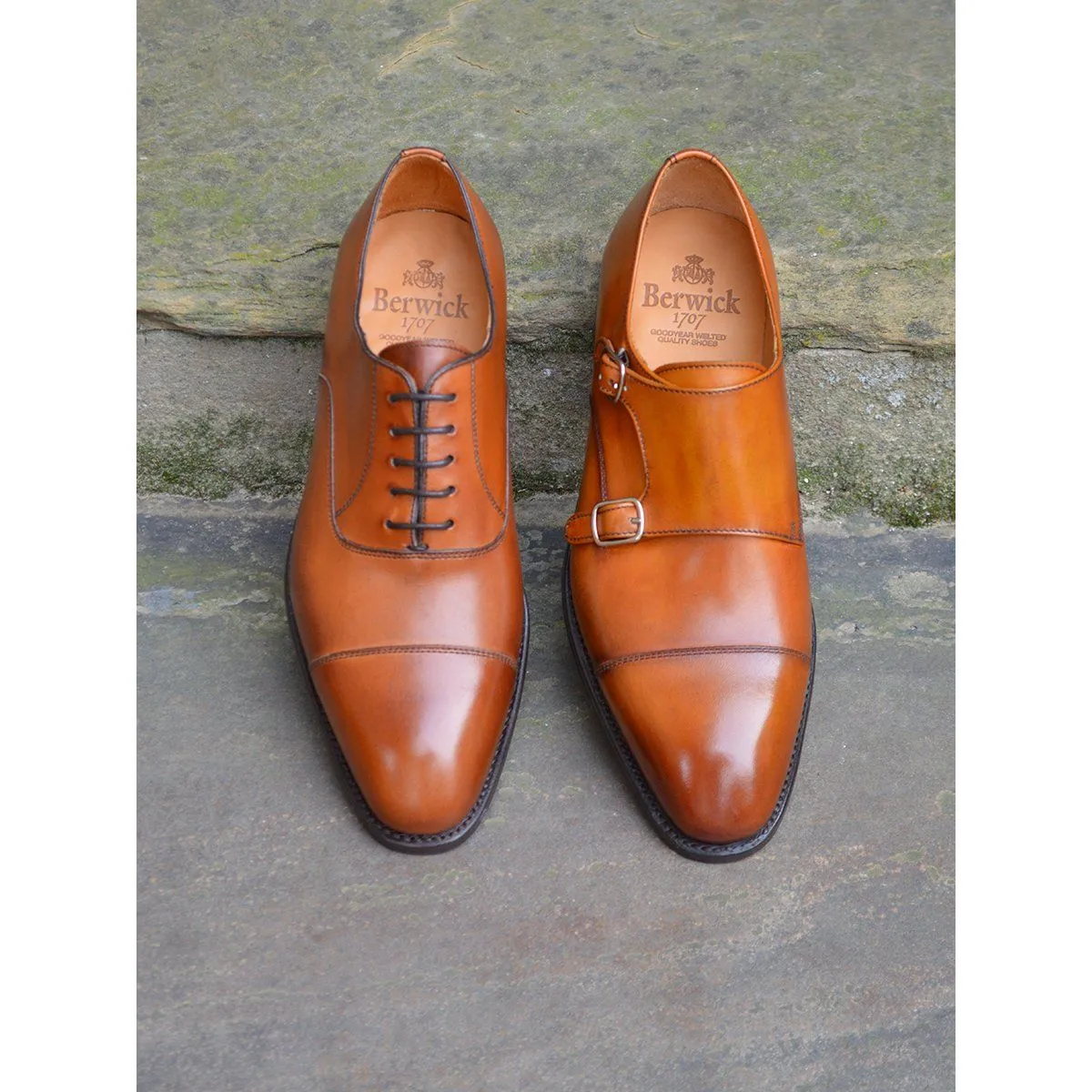 FACTORY SECOND Berwick 1707 Straight Cap Oxford (5217) - Light Tan