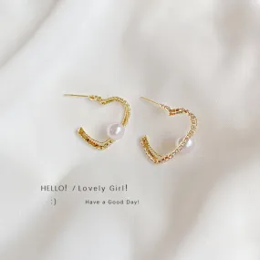 half-heart-pearl-earrings-jlt11200